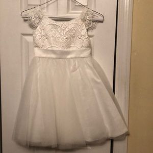 Lace and tulle kids dress